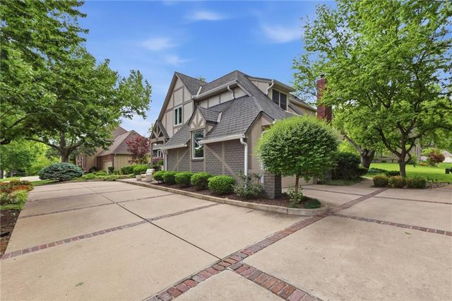 3015 W 83rd Street, Leawood, KS 66206
