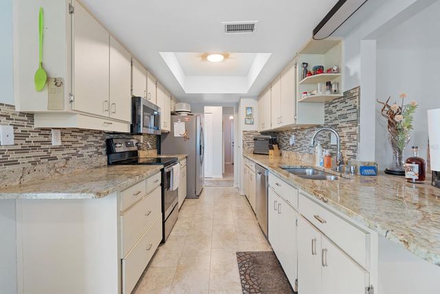 2023 EL RANCHO DRIVE, Sun City Center, FL 33573