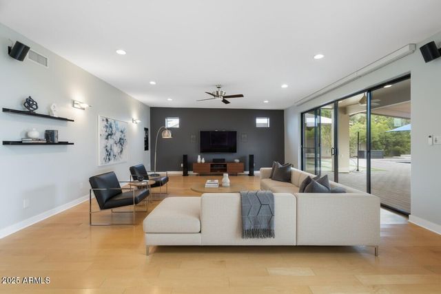 9433 S Stanley Place, Tempe, AZ 85284