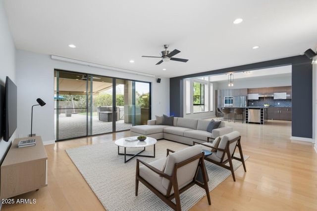 9433 S Stanley Place, Tempe, AZ 85284