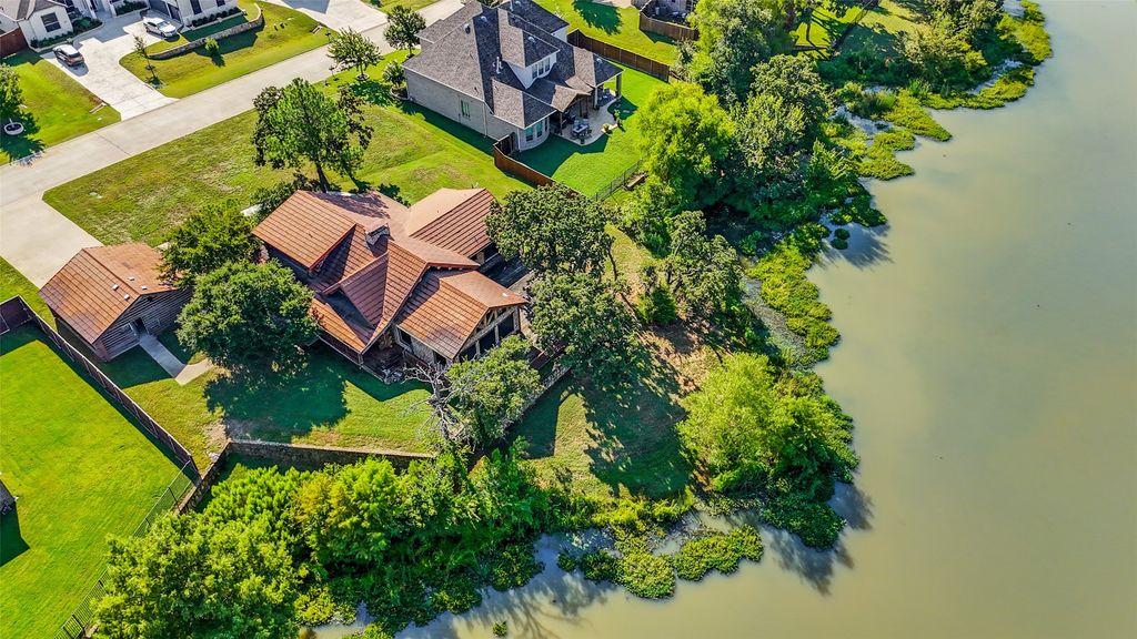 313 Pimlico Drive, Hickory Creek, TX 75065