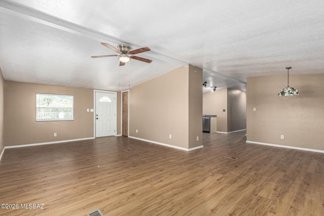 14813 N Swan Road, Tucson, AZ 85739