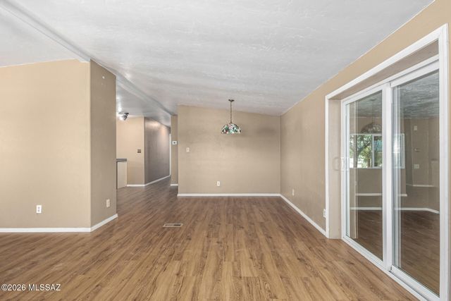 14813 N Swan Road, Tucson, AZ 85739