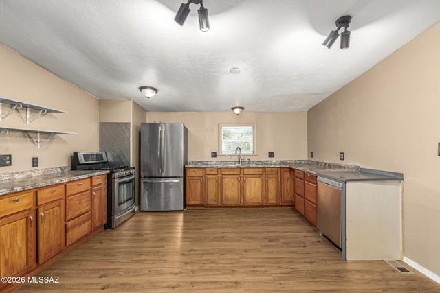 14813 N Swan Road, Tucson, AZ 85739
