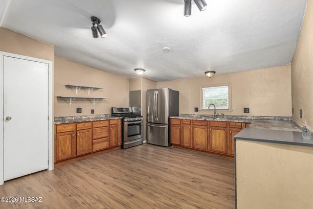 14813 N Swan Road, Tucson, AZ 85739