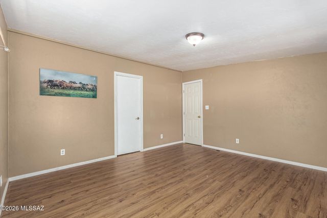 14813 N Swan Road, Tucson, AZ 85739