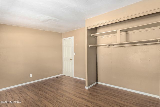 14813 N Swan Road, Tucson, AZ 85739