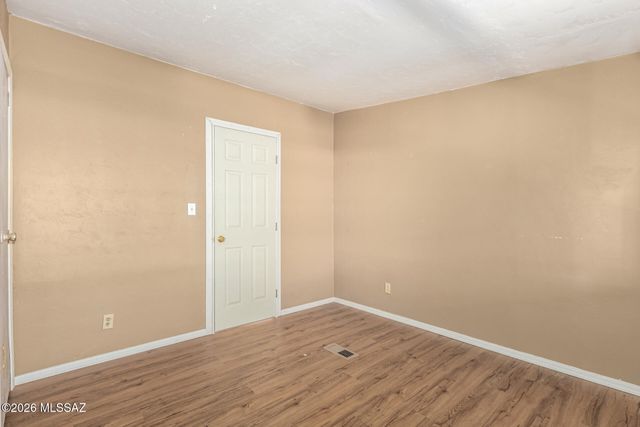 14813 N Swan Road, Tucson, AZ 85739