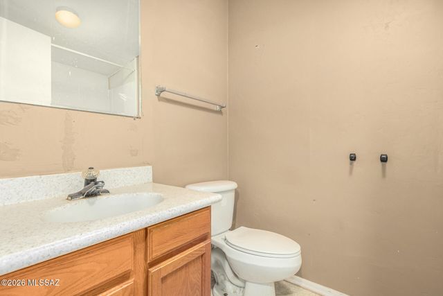 14813 N Swan Road, Tucson, AZ 85739
