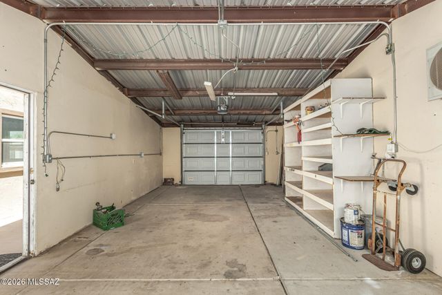 14813 N Swan Road, Tucson, AZ 85739