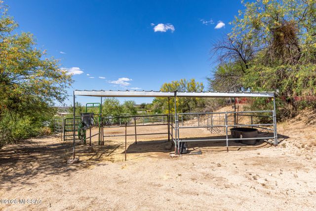 14813 N Swan Road, Tucson, AZ 85739