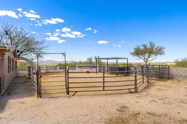 14813 N Swan Road, Tucson, AZ 85739