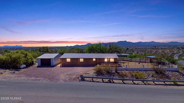 14813 N Swan Road, Tucson, AZ 85739