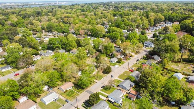 135 Peachtree LN, Hampton, VA 23669