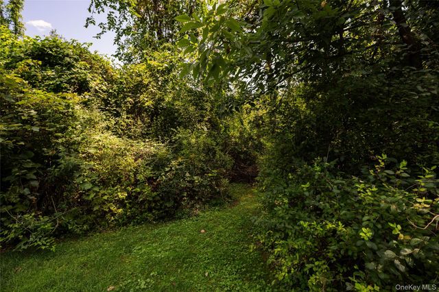 555 Plutarch, Highland, NY 12528