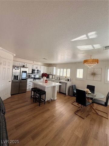 6643 Montezuma Castle Lane, North Las Vegas, NV 89084