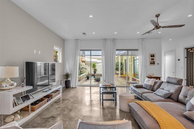1216 Malone Street, Houston, TX 77007