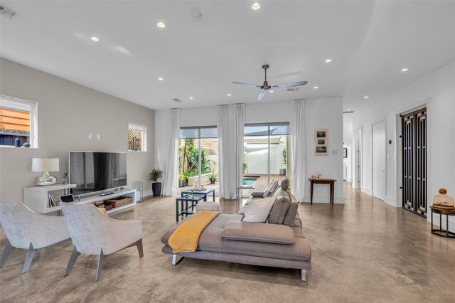 1216 Malone Street, Houston, TX 77007