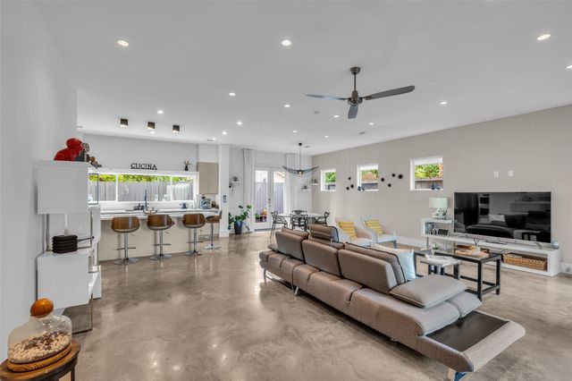 1216 Malone Street, Houston, TX 77007