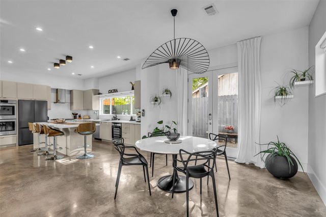 1216 Malone Street, Houston, TX 77007