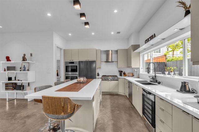 1216 Malone Street, Houston, TX 77007