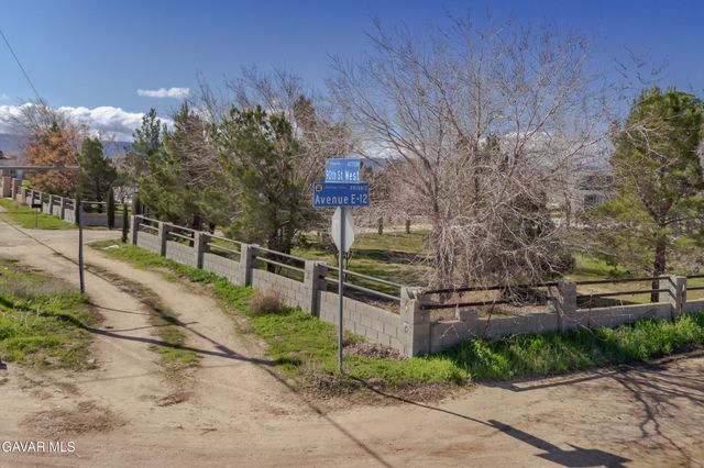 90 W Stw Vic Avenue E12, Lancaster, CA 93536