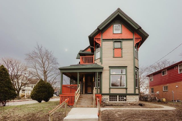403 N 32nd STREET, Milwaukee, WI 53208