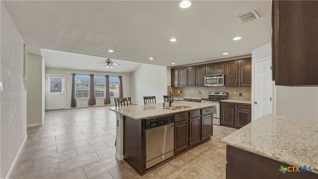 2724 Scarlet Tanger, New Braunfels, TX 78130