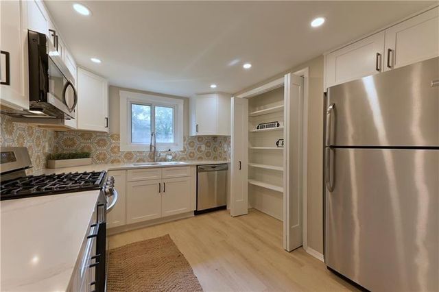 2179 Surrey Court SE, Marietta, GA 30067