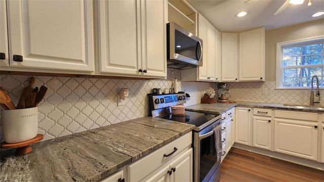 105 Candlewood Path, Dallas, GA 30157