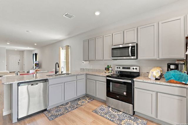 10738 GILMORE GDN, Converse, TX 78109