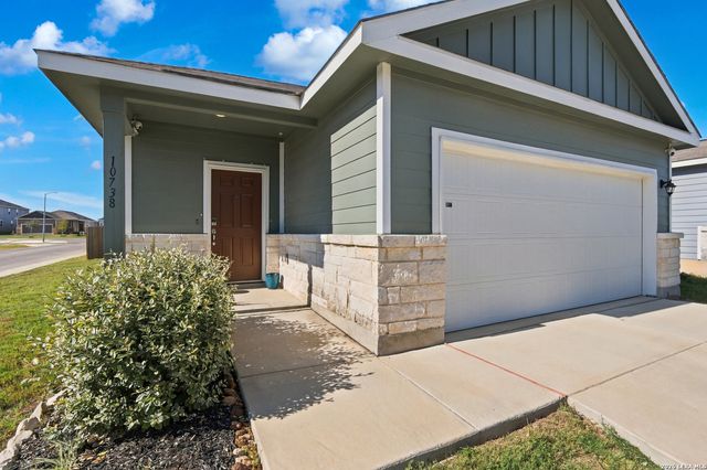 10738 GILMORE GDN, Converse, TX 78109