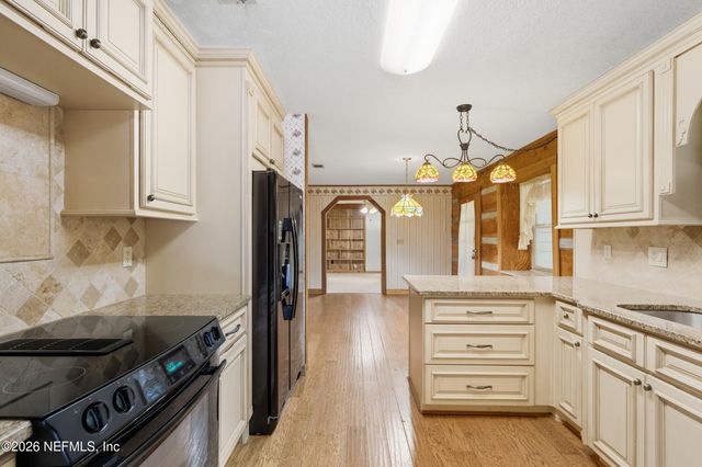2221 TREASURE POINT Road, Green Cove Springs, FL 32043