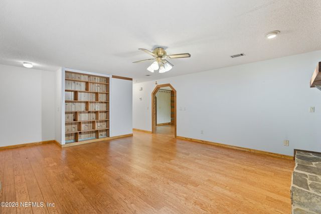2221 TREASURE POINT Road, Green Cove Springs, FL 32043