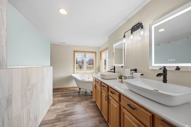 120 Callaway Court, Mankato, MN 56001