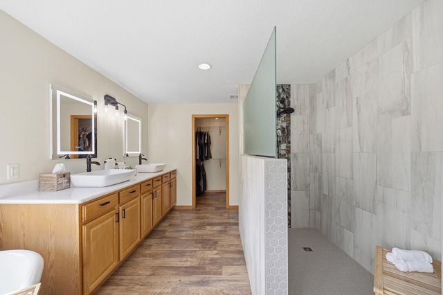 120 Callaway Court, Mankato, MN 56001