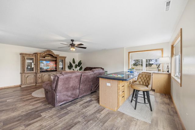 120 Callaway Court, Mankato, MN 56001