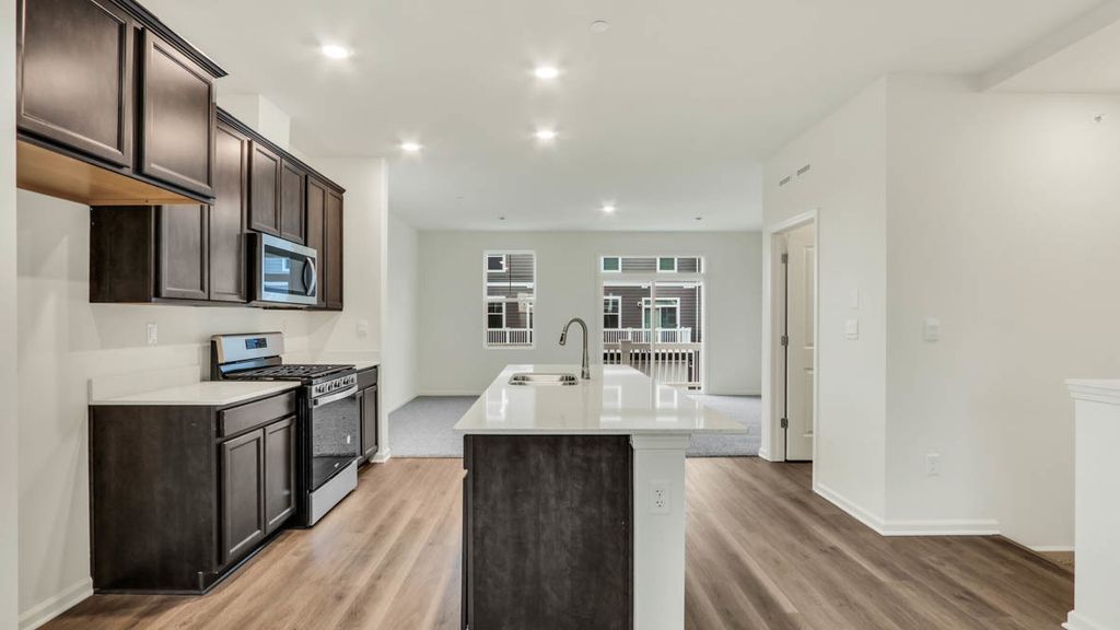 2053 Sequoia Avenue, Mundelein, IL 60060 — photo 5