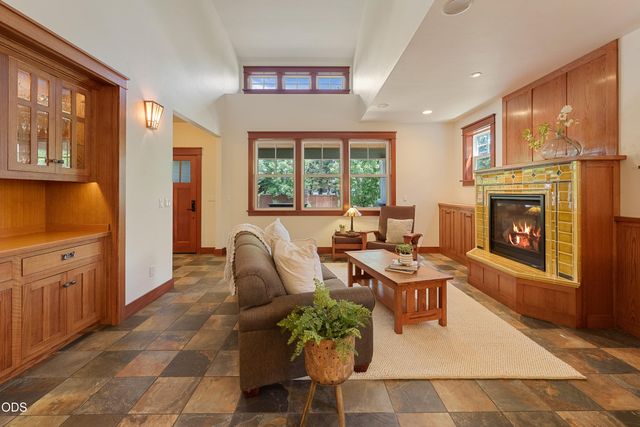 20385 Penhollow Lane, Bend, OR 97702