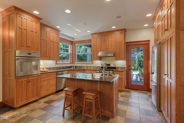 20385 Penhollow Lane, Bend, OR 97702