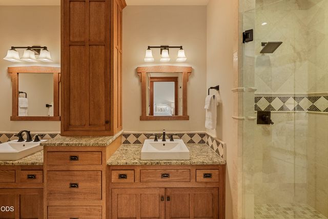 20385 Penhollow Lane, Bend, OR 97702