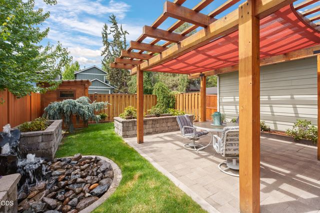 20385 Penhollow Lane, Bend, OR 97702