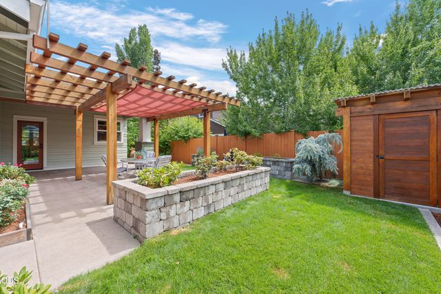 20385 Penhollow Lane, Bend, OR 97702