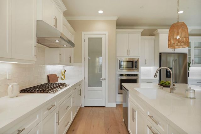 3040 Carrousel St, Lodi, CA 95242