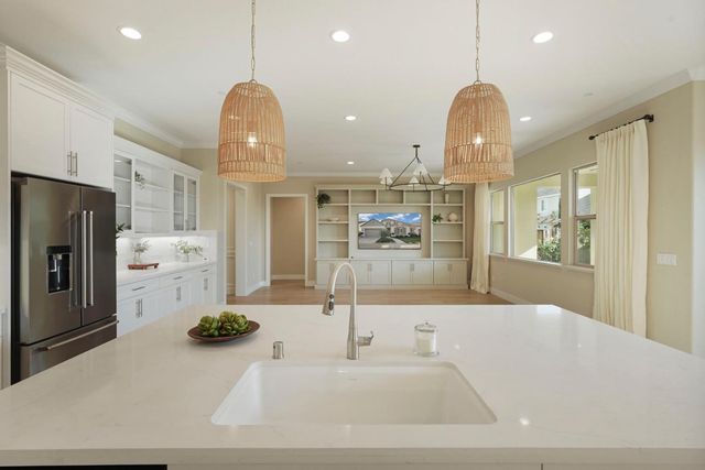 3040 Carrousel St, Lodi, CA 95242