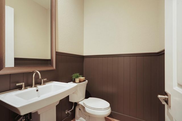 3040 Carrousel St, Lodi, CA 95242