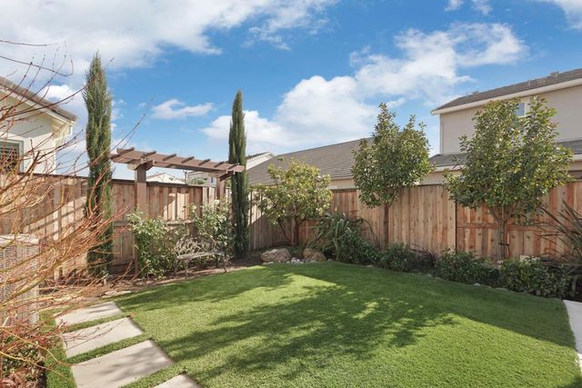 3040 Carrousel St, Lodi, CA 95242