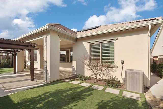 3040 Carrousel St, Lodi, CA 95242