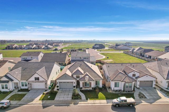 3040 Carrousel St, Lodi, CA 95242