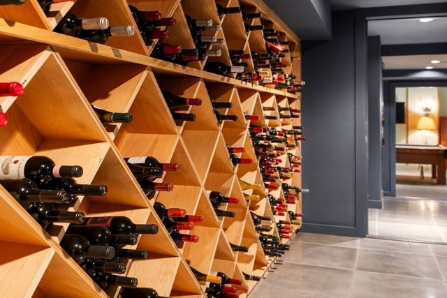 4 Claybrook Rd, Dover, MA 02030